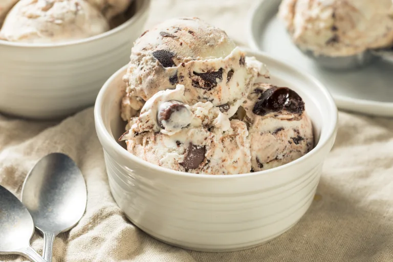 بستنی با کره بادام زمینی