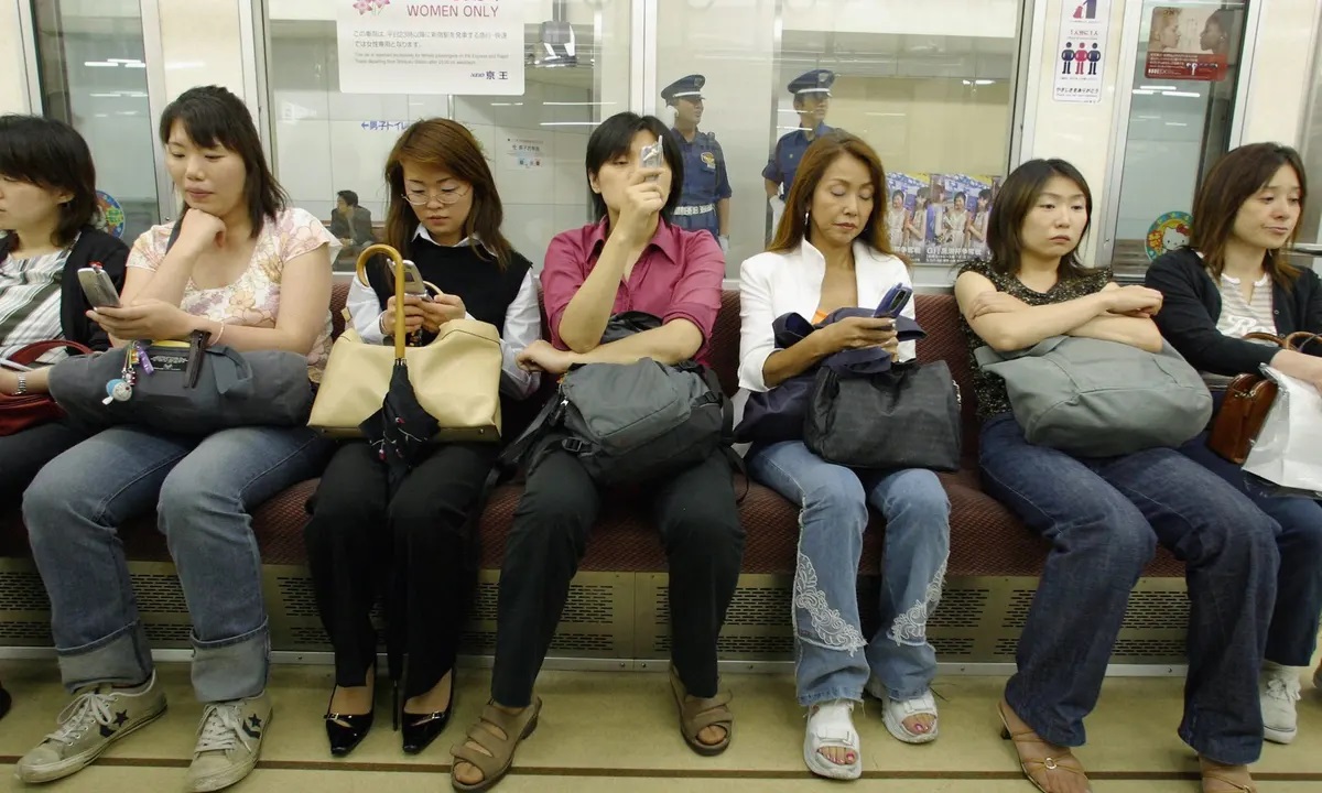 زنان ژاپنی 1: متروی ژاپن