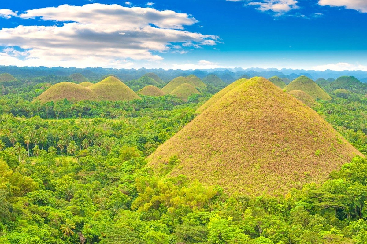 تپه های شکلاتی فلیپین 1
