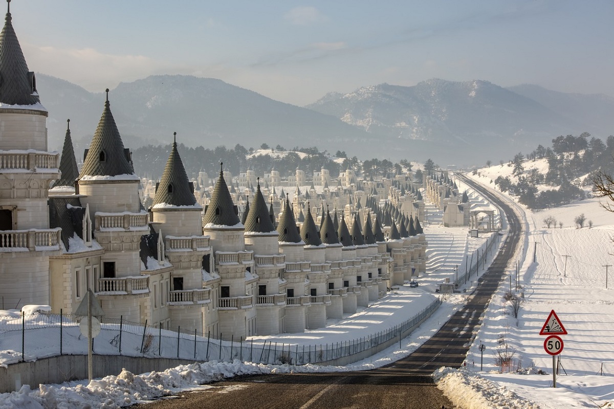 نمایی از لوکس ترین پروژه ساختمانی ترکیه در زمستان