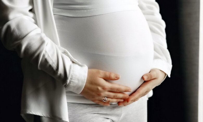اخراج از کار بخاطر بارداری 1