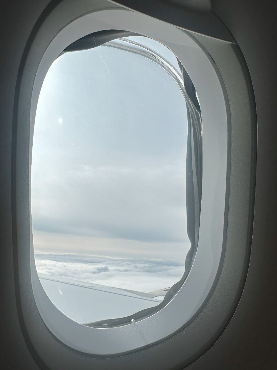از جا درآمدن شیشه پنجره هواپیما 1