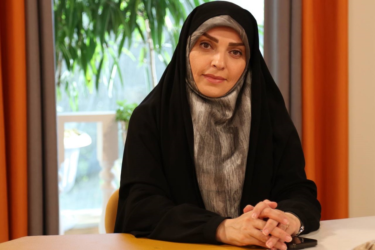 راحله امینیان مجری به خانه بر میگردیم ماشالا چه دختری داره+ عکس شوهرش