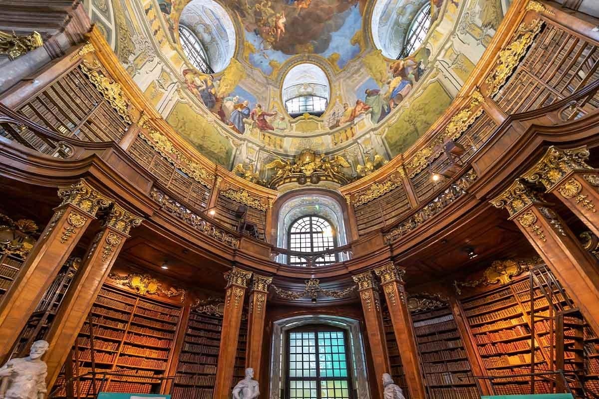 زیباترین کتابخانه جهان-نمایی از داخل کتابخانه