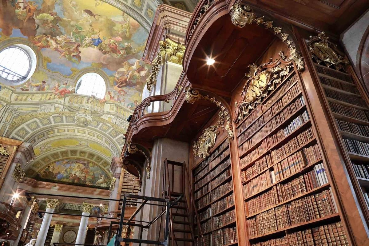 زیباترین کتابخانه جهان_فضای داخلی کتابخانه