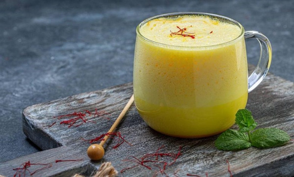 نوشیدنی شیر و زعفران6