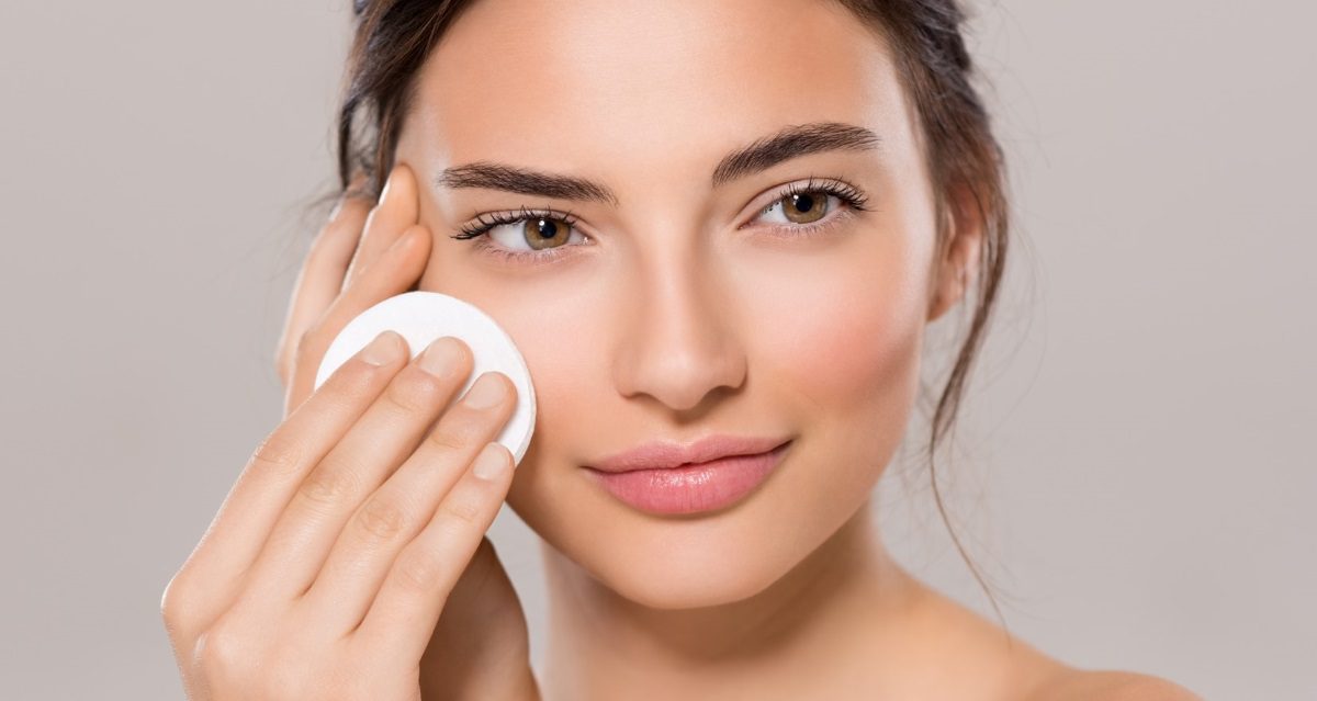 پاکسازی پوست با استفاده از تونر