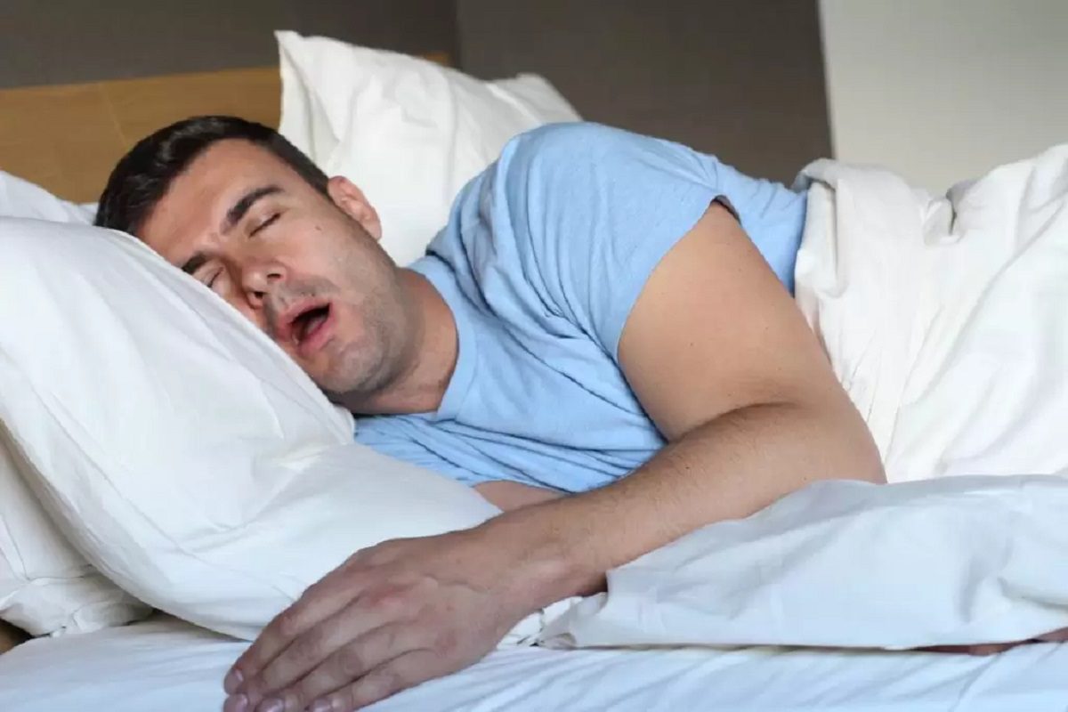 ریزش آب از دهان هنگام خواب2