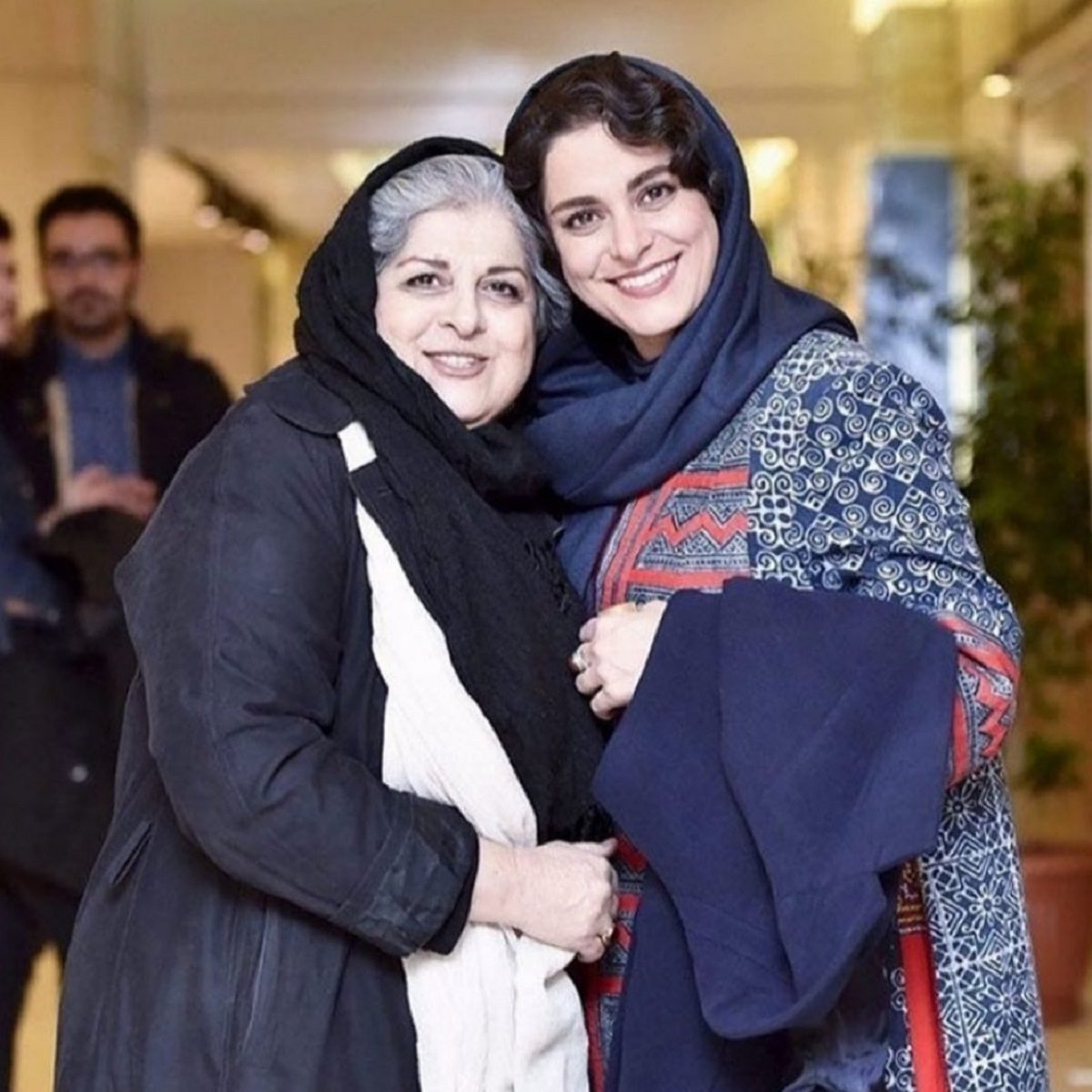 غزل شاکری و مادرش