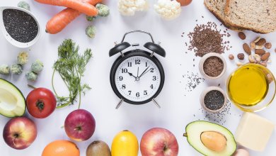 چه ساعتی غذا بخوریم لاغر شویم؟