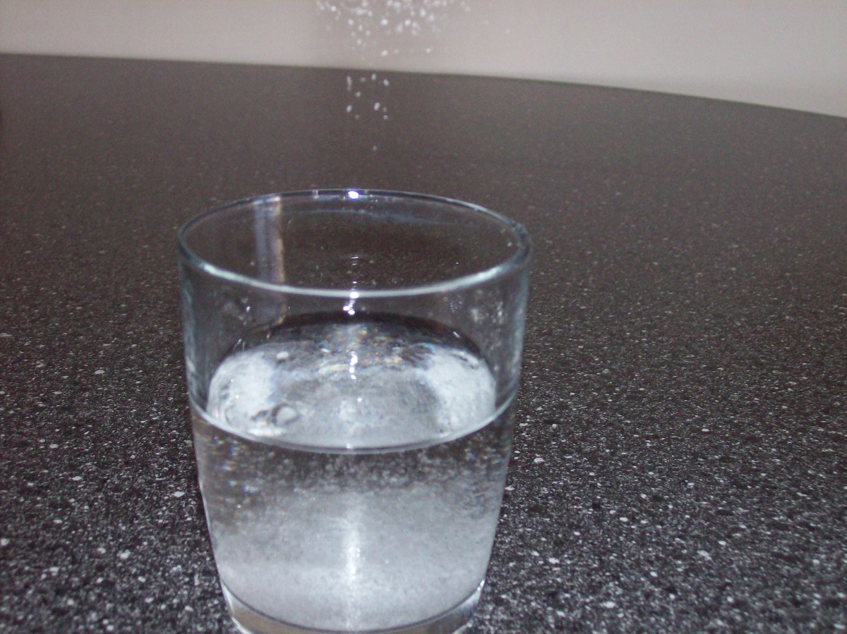آب نمک برای درمان آفت دهان