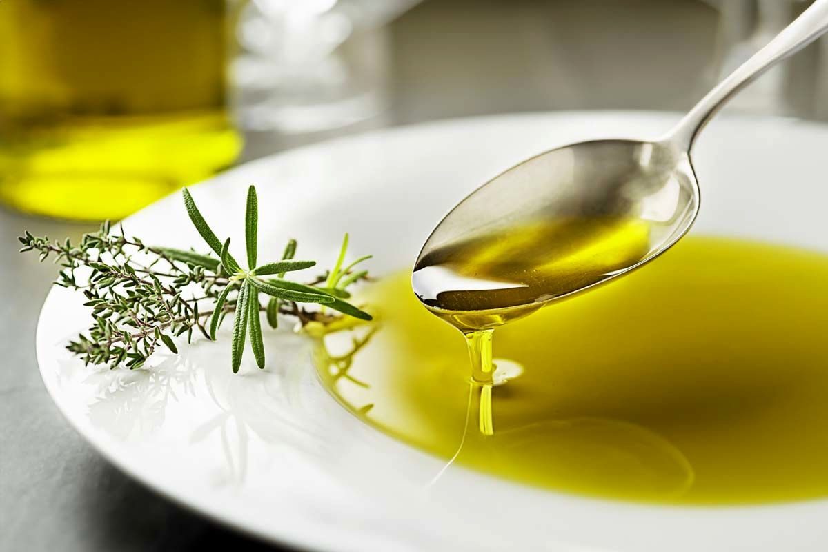 فواید روغن زیتون برای واژن و رحم 2