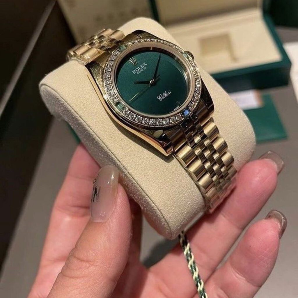 ساعت مچی صفحه سبز زنانه مدرن
