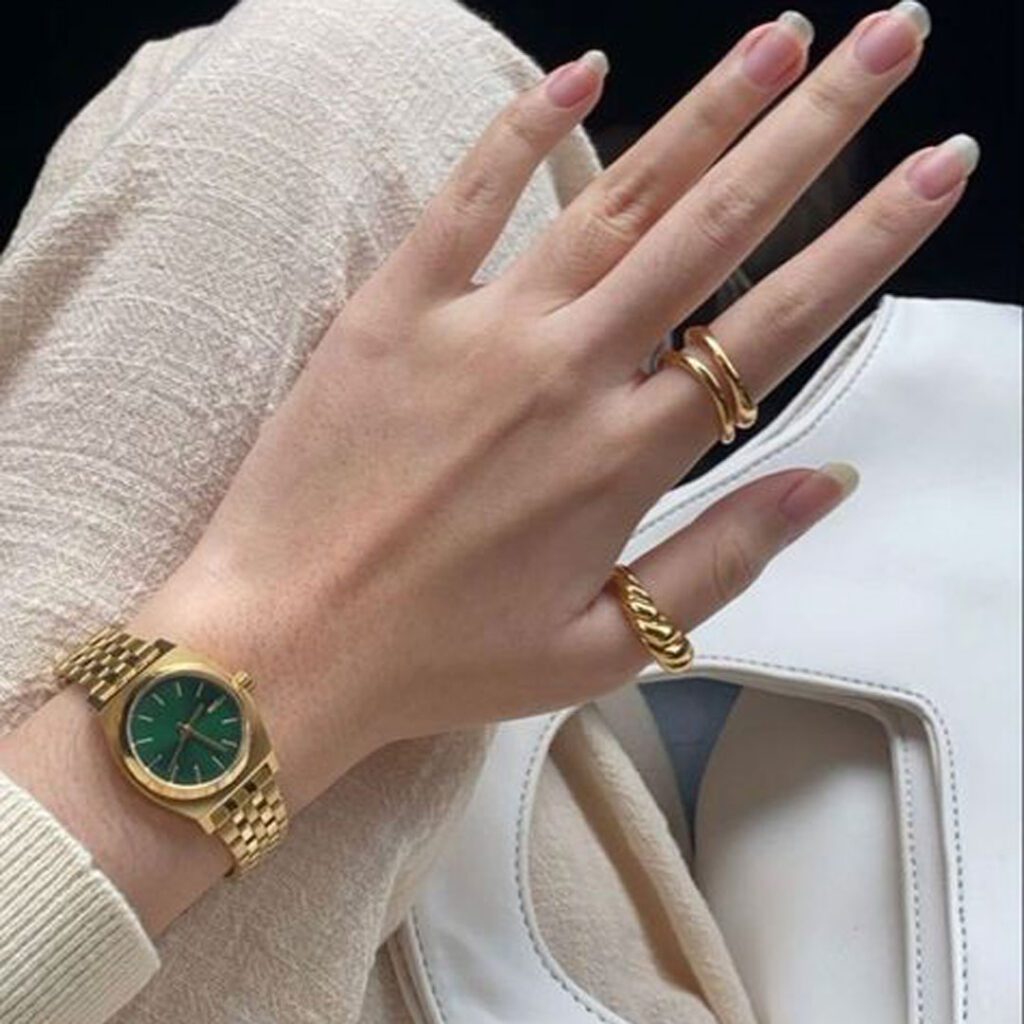 ساعت مچی صفحه سبز زنانه ظریف