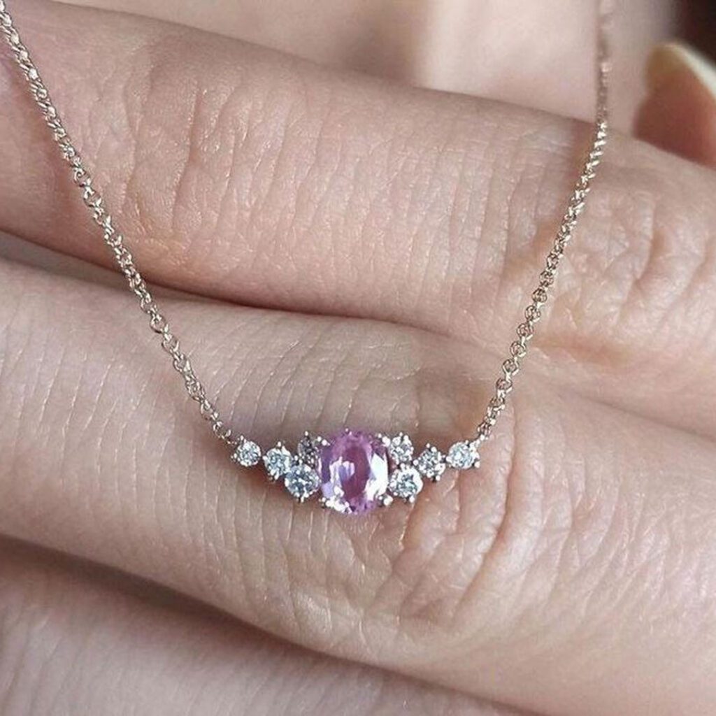 بهترین گردنبند زنانه طلا با سنگ صورتی