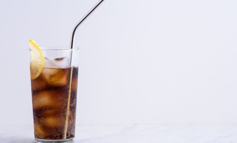 بررسی عوارض و اثرات منفی نوشابه