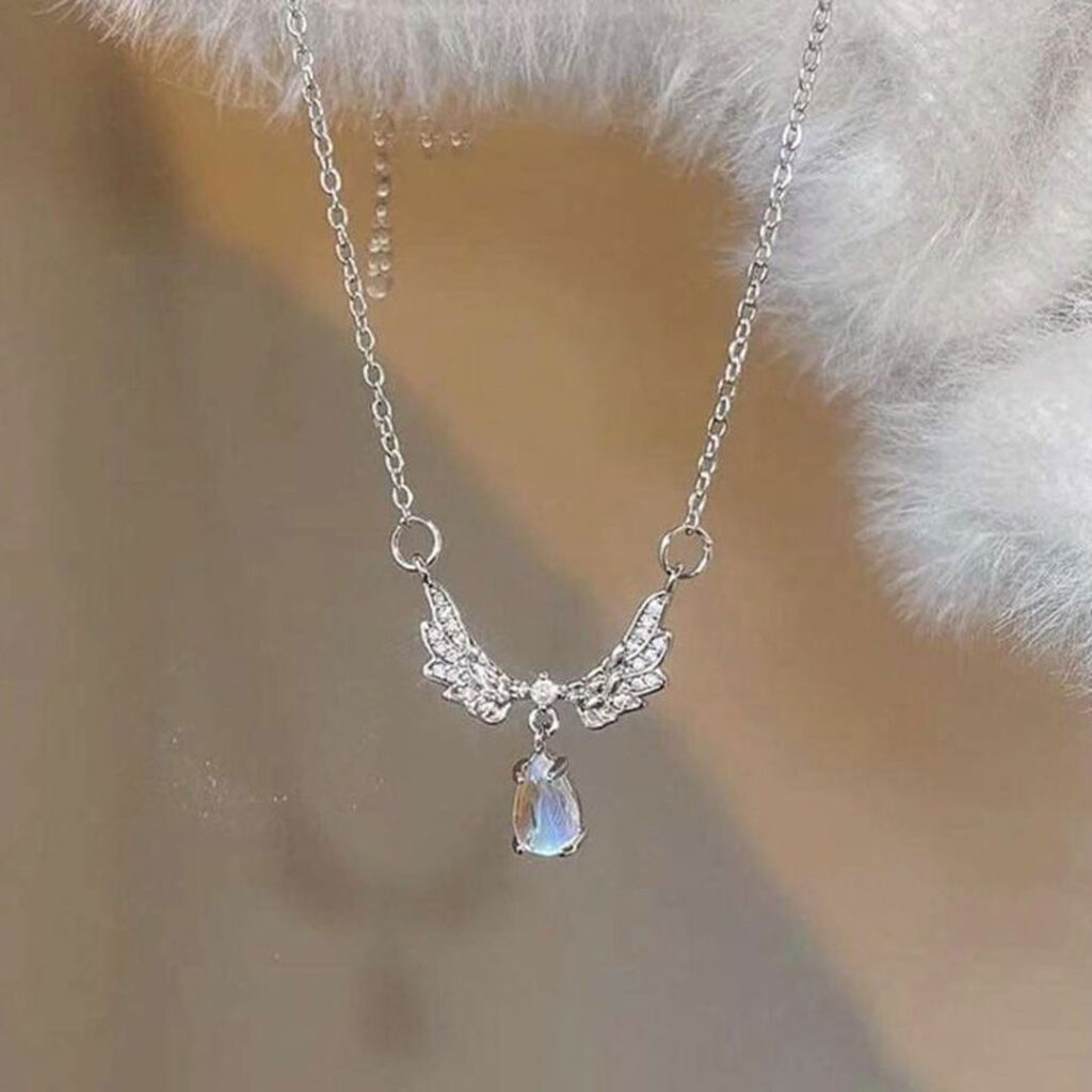 گردنبند با سنگ آبی روشن  شیک