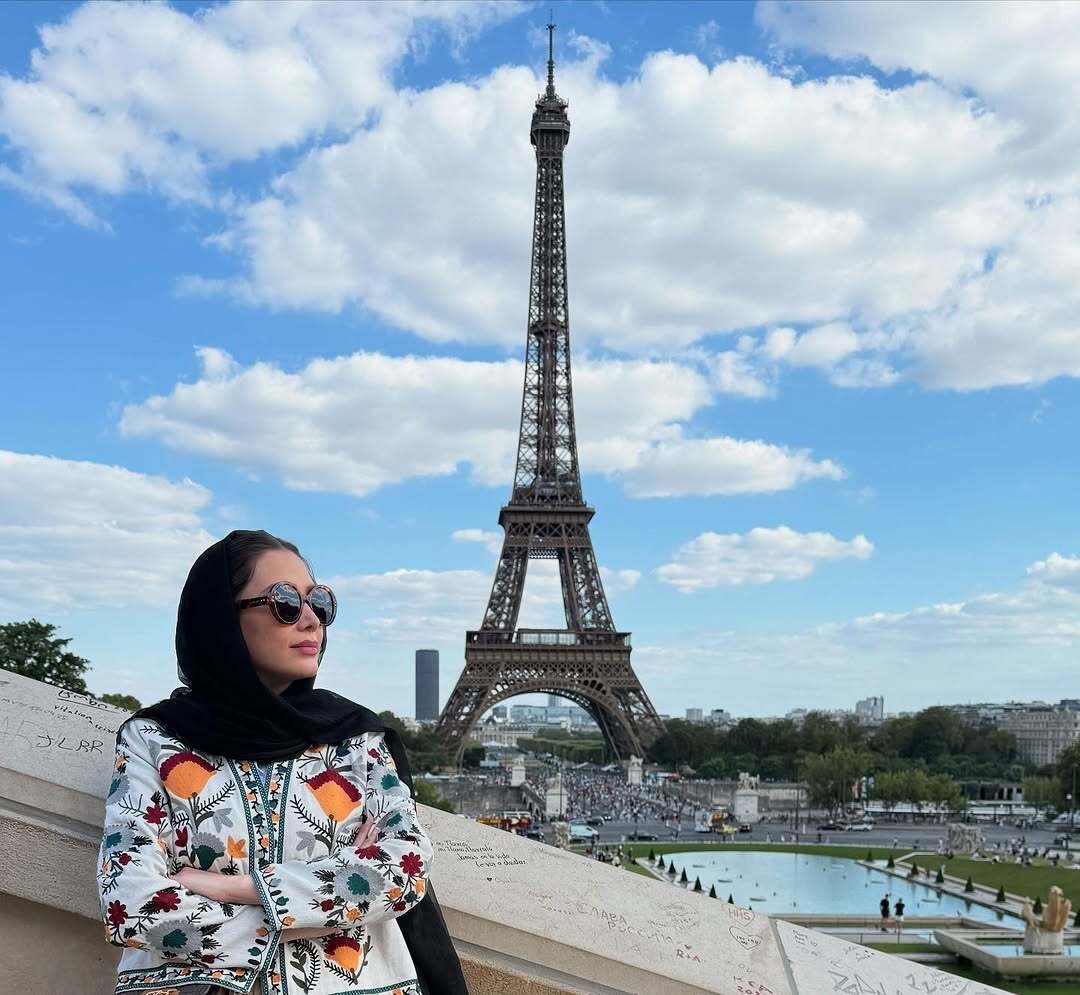 سارا روستاپور و دخترش در پاریس 2