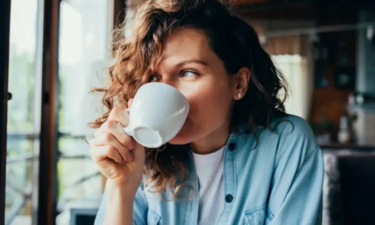 استفاده از نوشیدنی های گرم در فصل گرما-1