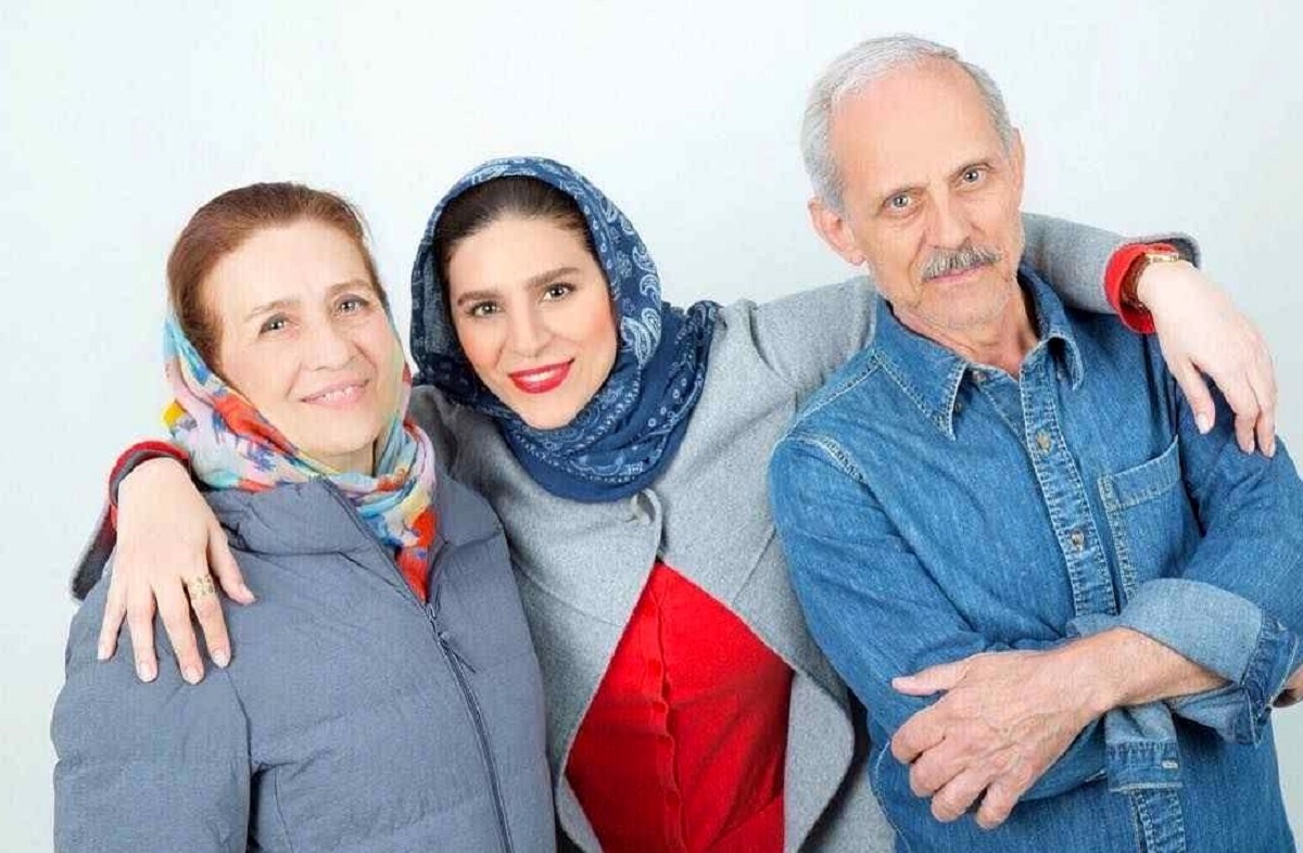 سحر دولتشاهی در کنار پدر و مادرش 1