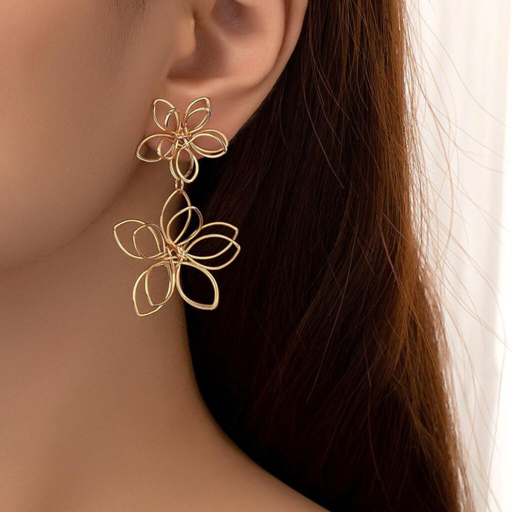 گوشواره‌ ترند 2025 طرح گل