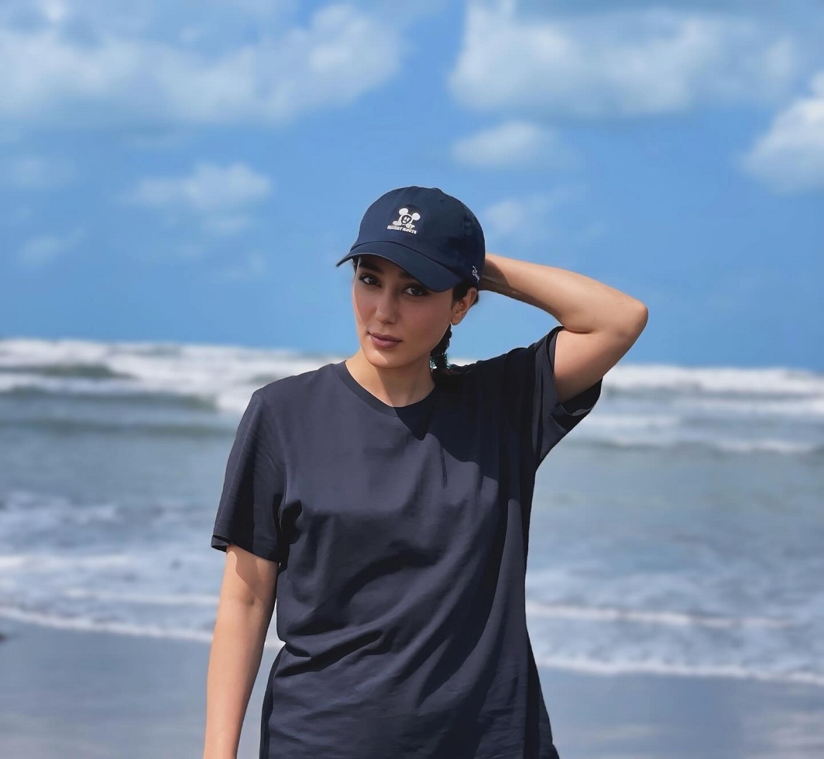 استایل اسپرت ساقی حاجی‌پور در ساحل 1