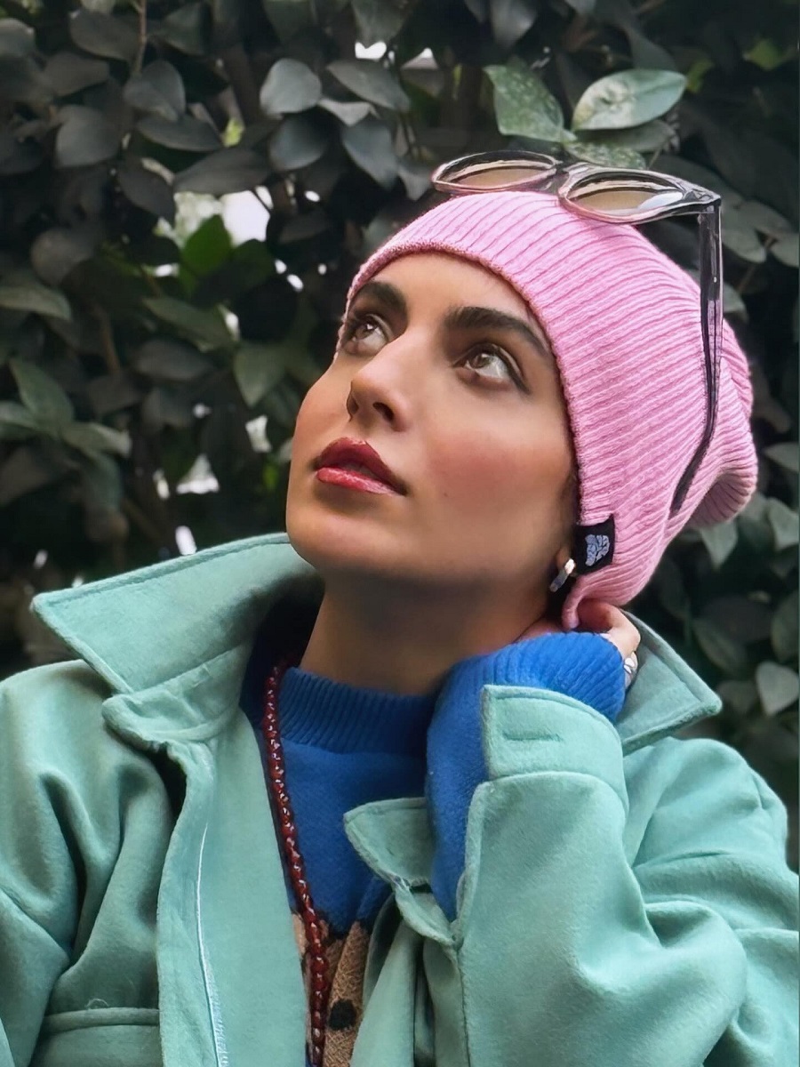 تیپ پاییزی مهشید جوادی بازیگر سریال آنام 1