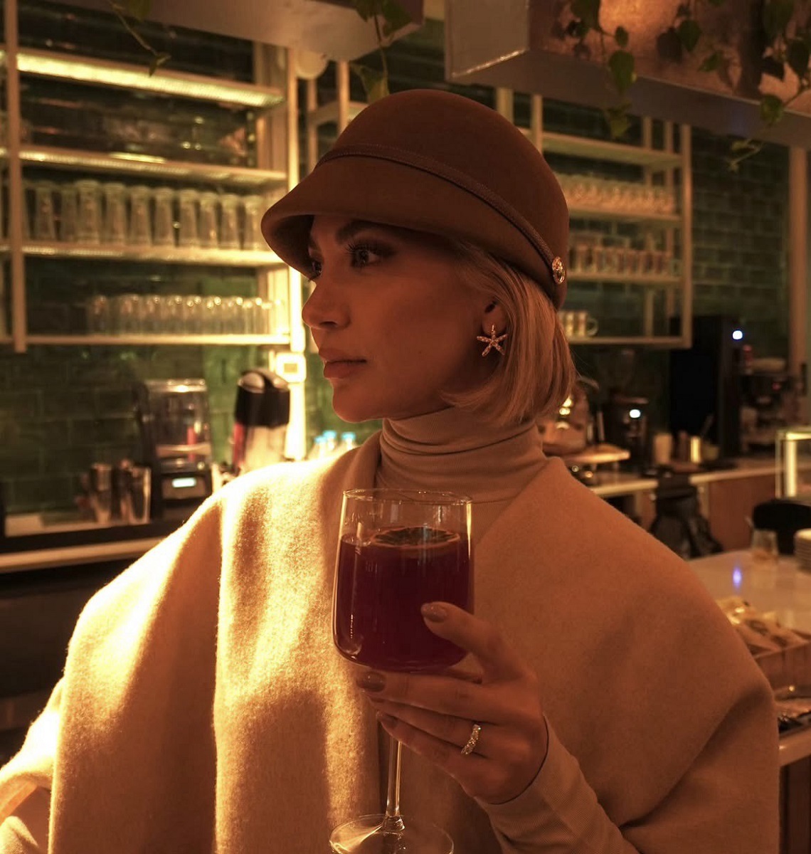 کافه لاکچری مینا مختاری 1