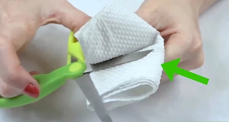 قیچی را تمیز کنید؛ چطور قیچی را تیز کنیم؟ 