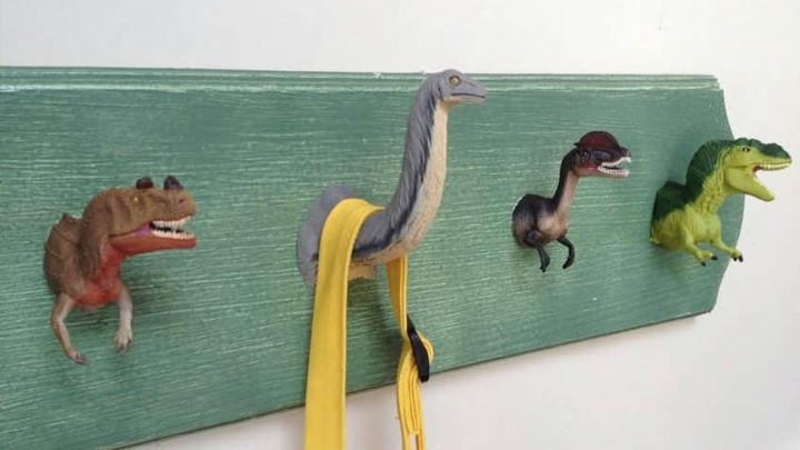 نصب پرده بدون چوب پرده و با قلاب دیواری طرح حیوانات