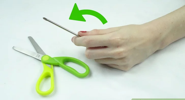 تیز کردن قیچی با سنجاق؛ چطور قیچی را تیز کنیم؟ 