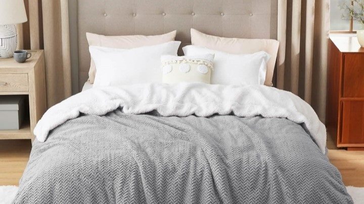 بهترین جنس روتختی برای زمستان؛ فلیس بهترین جنس روتختی برای زمستان؛ فلیس