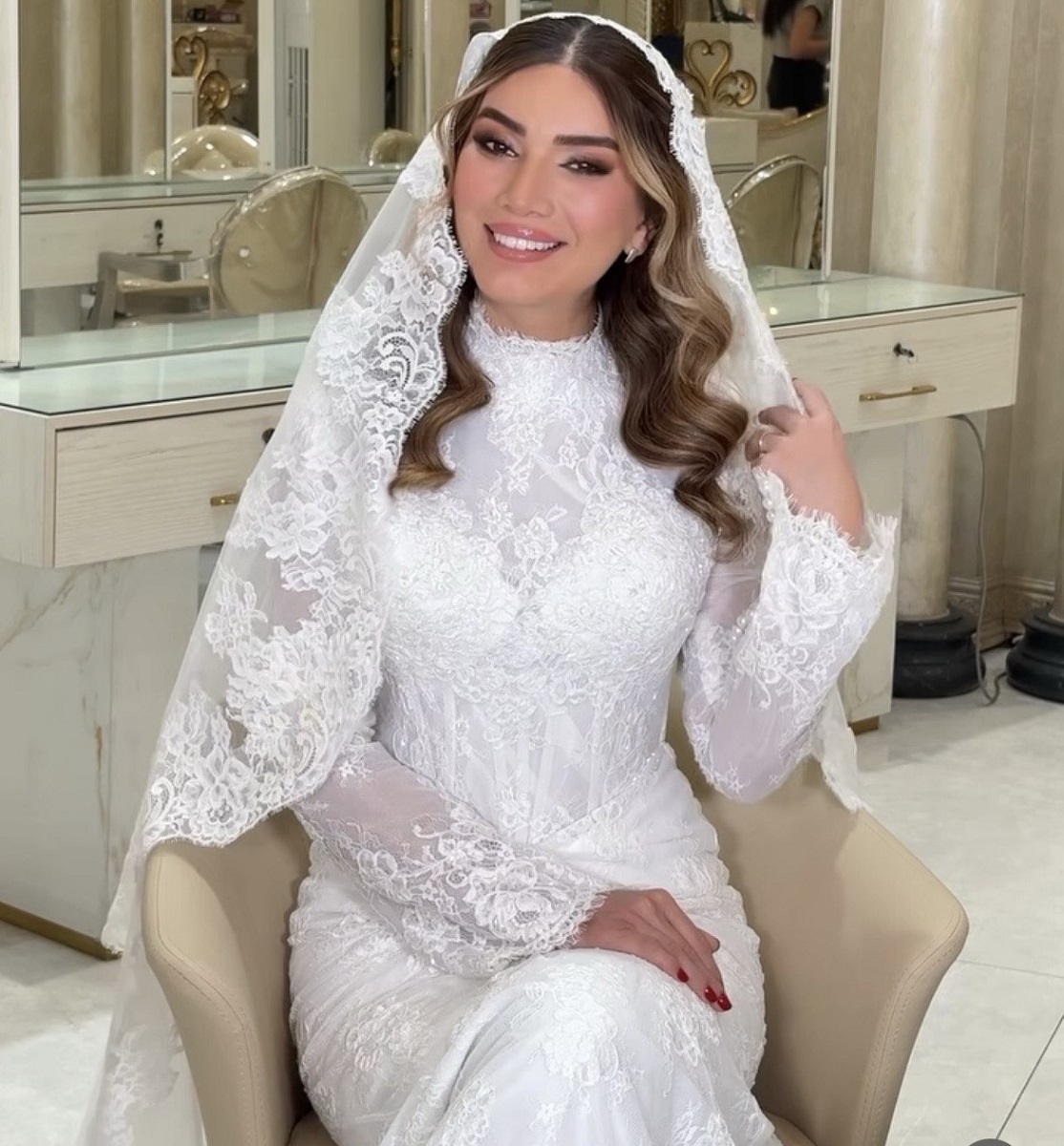 متین ستوده با لباس عروس جدیدش 2