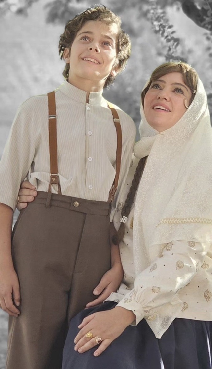 پوشش اصیل و لباس سنتی رزیتا غفاری 1