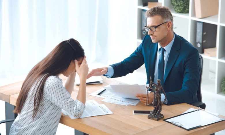 زنی که به خاطر زود آمدن سر کار اخراج شد