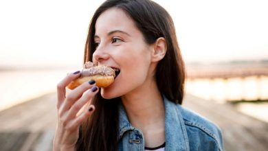 نشانه‌های زیاد خوردن قند در بدن