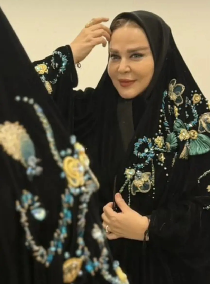 بهاره رهنما با عبای مخملی 2