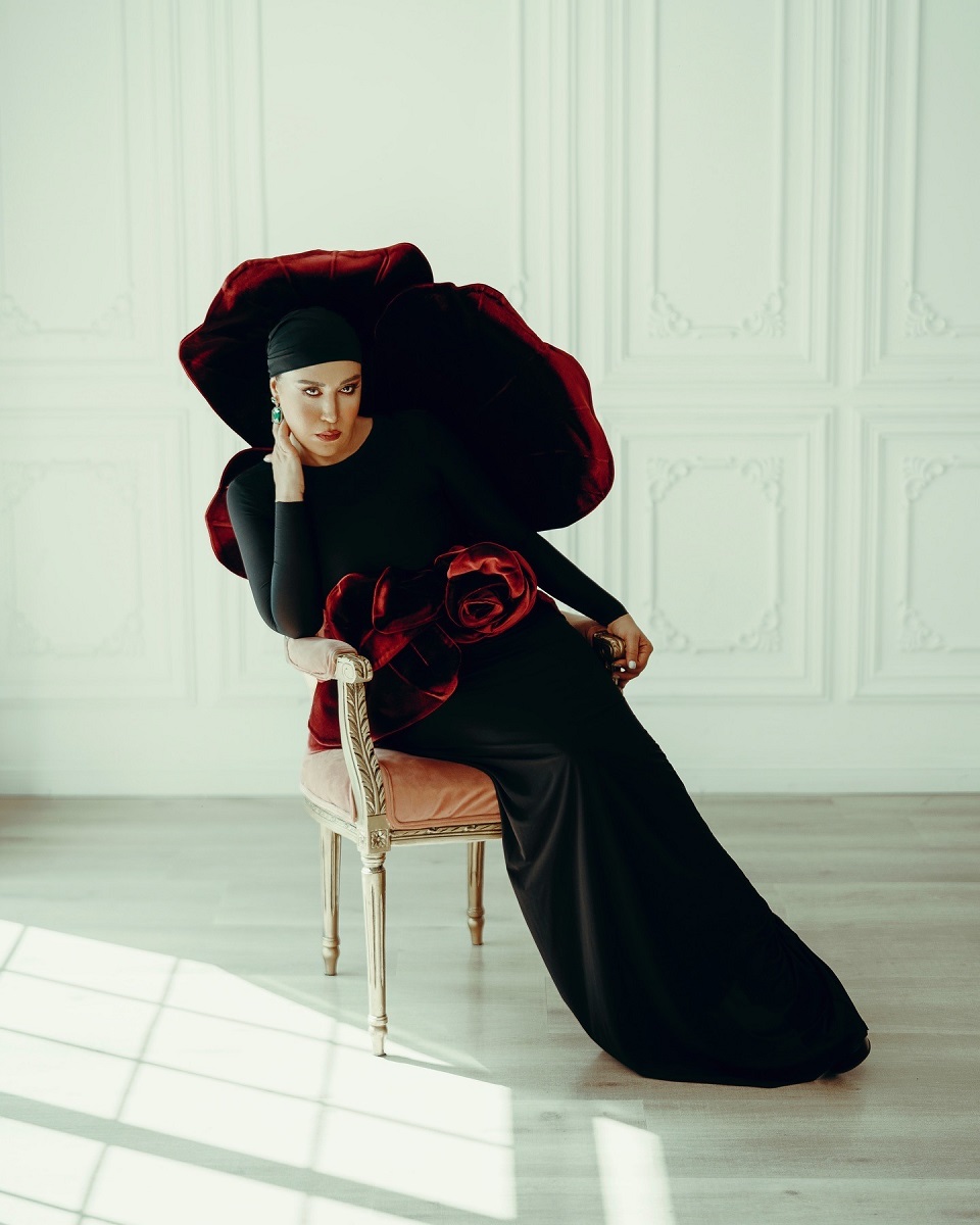 همکاری نسیم ادبی با یک طراح لباس ایرانی 5