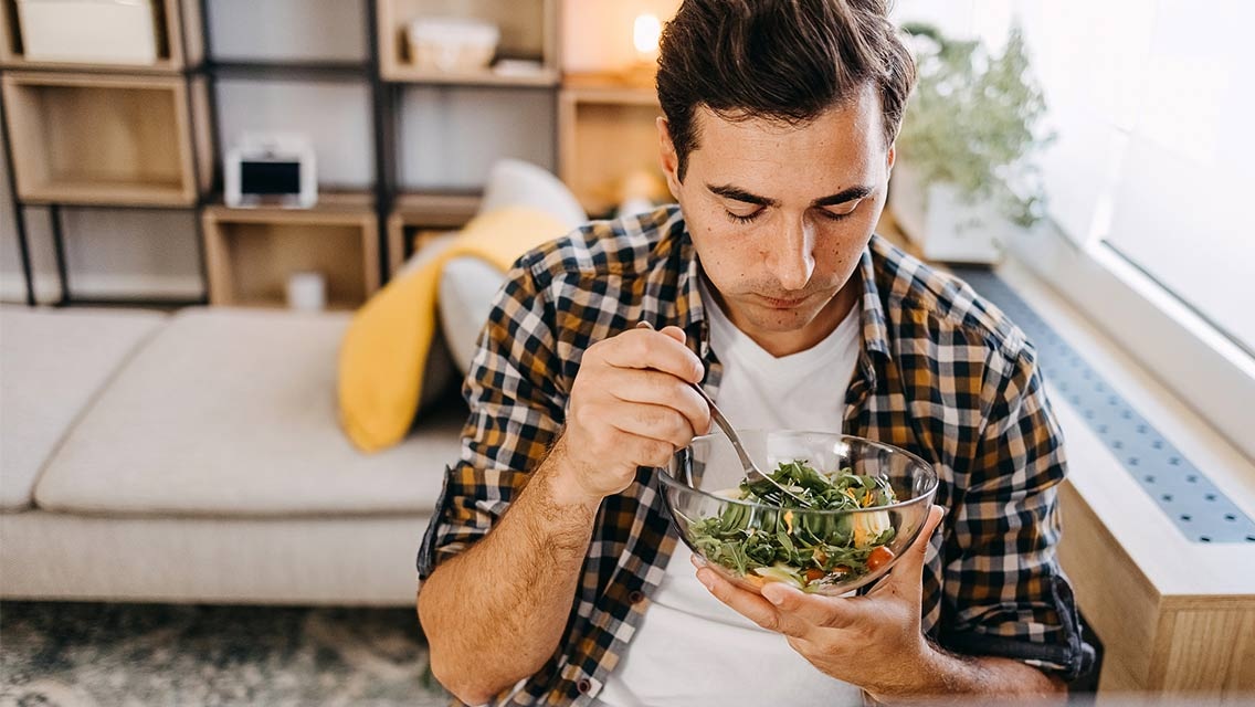 چرا بعد از ۴۰ سالگی غذاها بی‌مزه می‌شوند-1