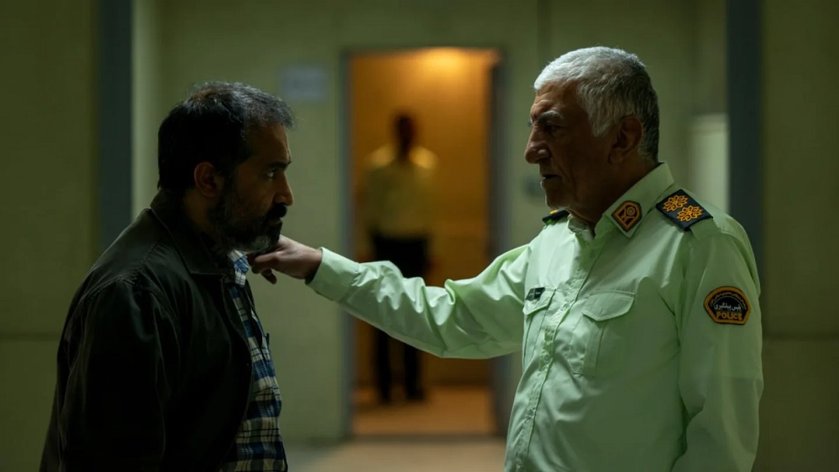 رضا کیانیان در فیلم اسکورت 1