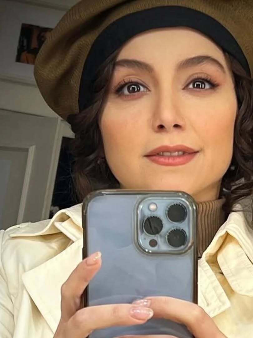 سلفی نازنین بیاتی در پشت صحنه تاسیان 1