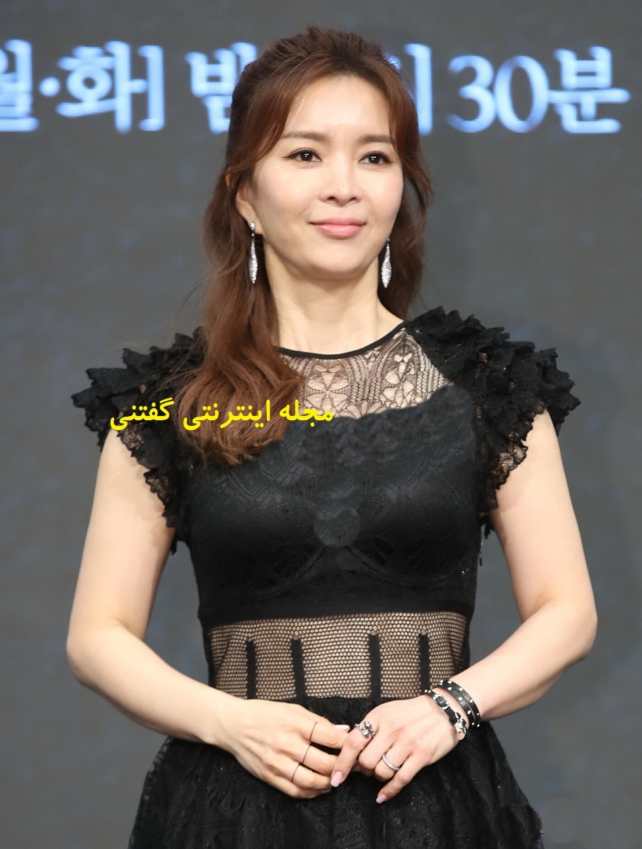 شین اون جونگ در کنفرانس تولید ملکه نقاب ها 3