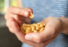 عوارض بادام زمینی برای سنین مختلف