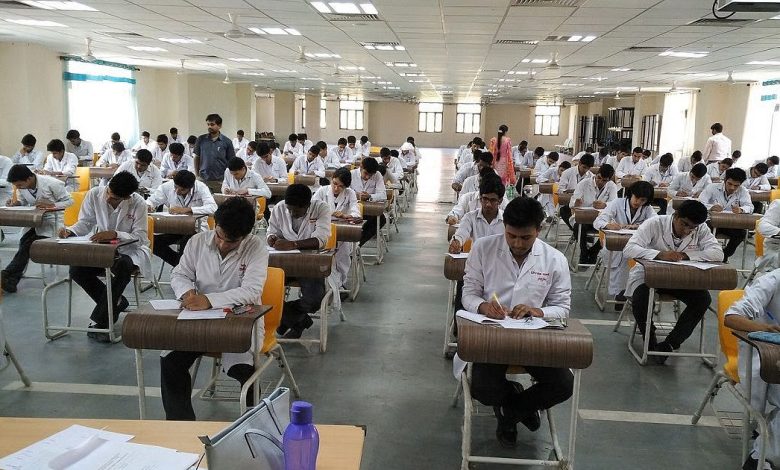 قطع پا به خاطر ورود به دانشکده پزشکی