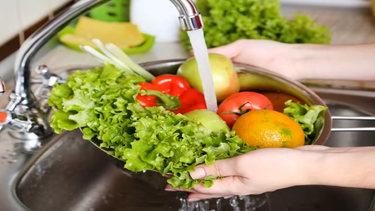 چرا شستشوی سبزیجات ضروری است-3